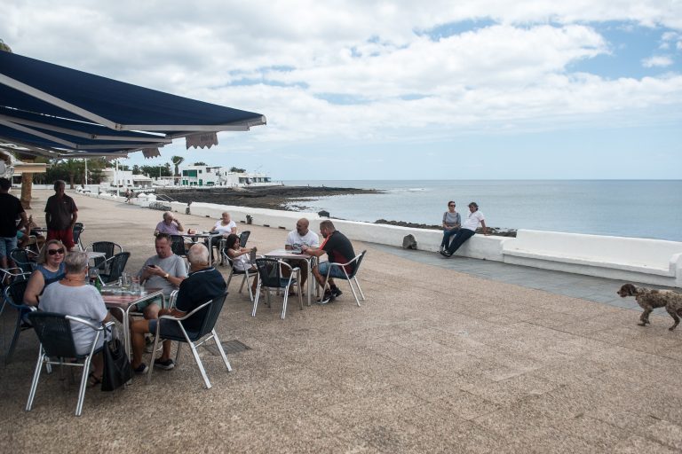 Canarias y Baleares liderarán el crecimiento en 2023, según el BBVA