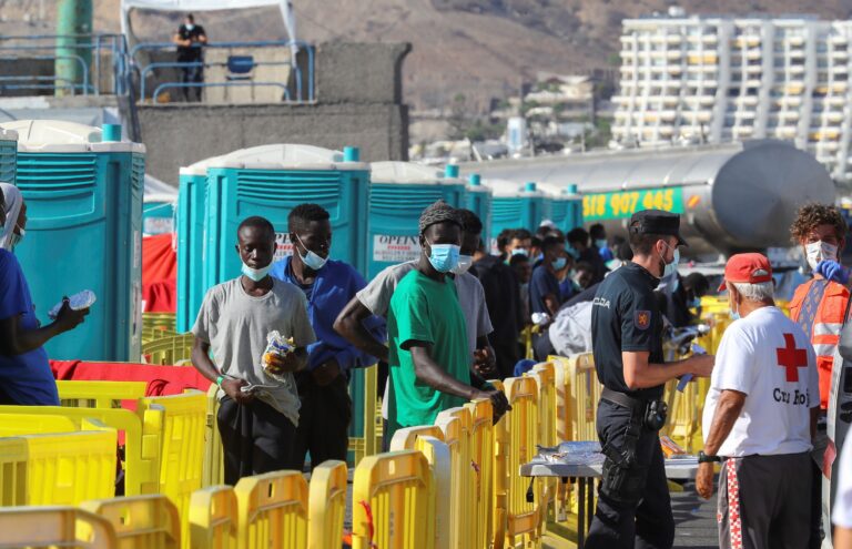 Mogán baraja recurrir los presuntos delitos en el muelle de Arguineguín