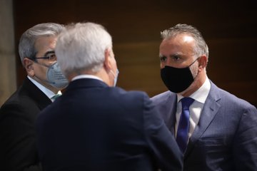 El Gobierno anuncia una moratoria fiscal y ayudas directas a empresas y autónomos de las islas