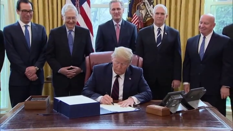 Los republicanos se oponen a un segundo juicio político a Trump