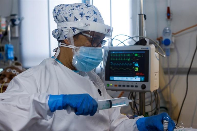 La pandemia de la covid-19 ha causado más de 70.000 muertes en España