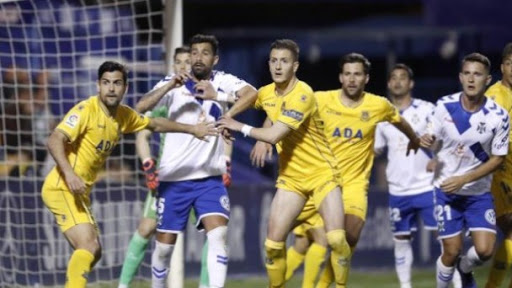 La efectividad tinerfeña deja sin premio al Alcorcón en el 95