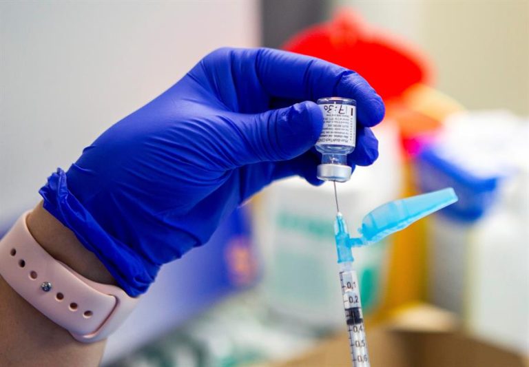 España recibirá al menos 6,7 millones de dosis de vacunas hasta marzo