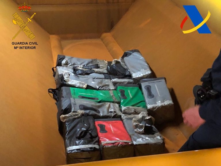 Interceptan 387 kilos de cocaína en un buque que llegó al puerto de Santa Cruz de Tenerife