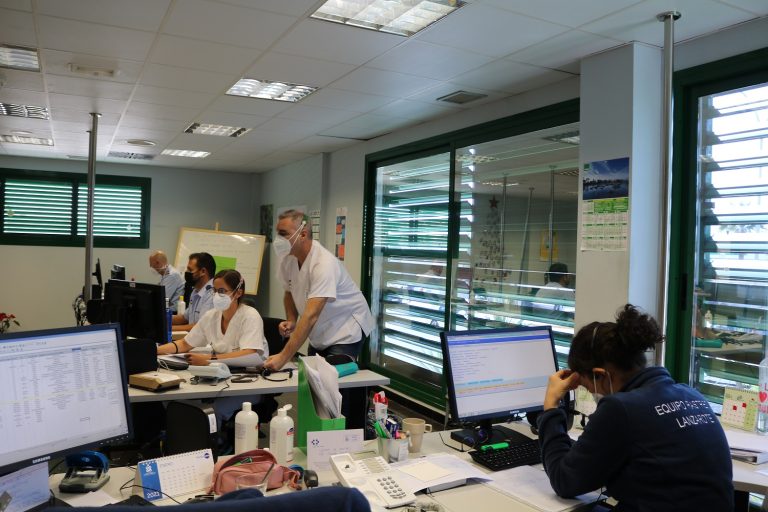 Canarias registra 140 nuevos casos de COVID-19 y un fallecido