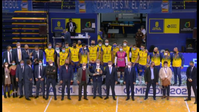 El Club Voleibol Guaguas gana su séptima Copa del Rey en su vuelta a la competición