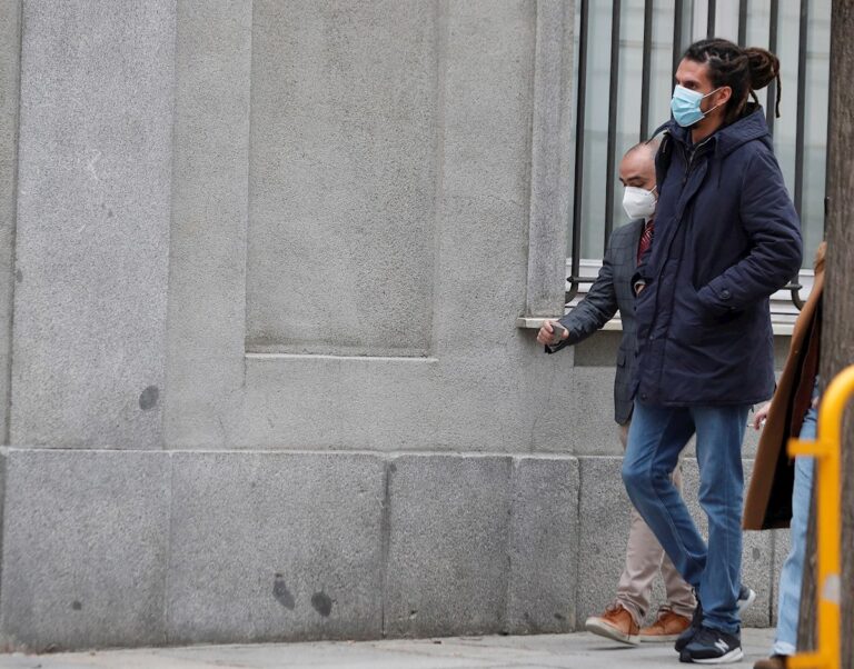 El Fiscal pide 6 meses de cárcel a Alberto Rodríguez por golpear a un policía