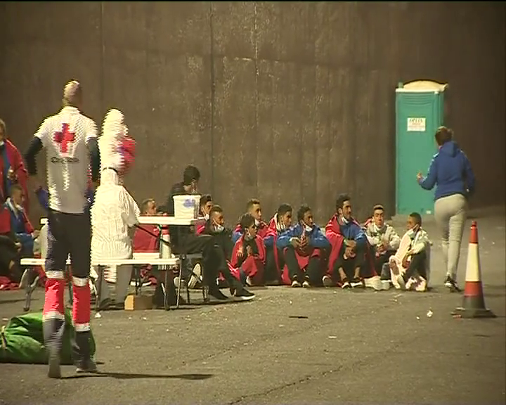 Rescatan a 26 inmigrantes a la deriva al sur de Gran Canaria