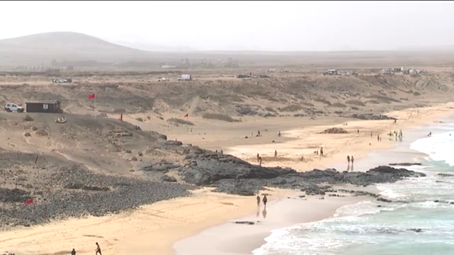Localizan a una treintena de personas en una fiesta en El Cotillo