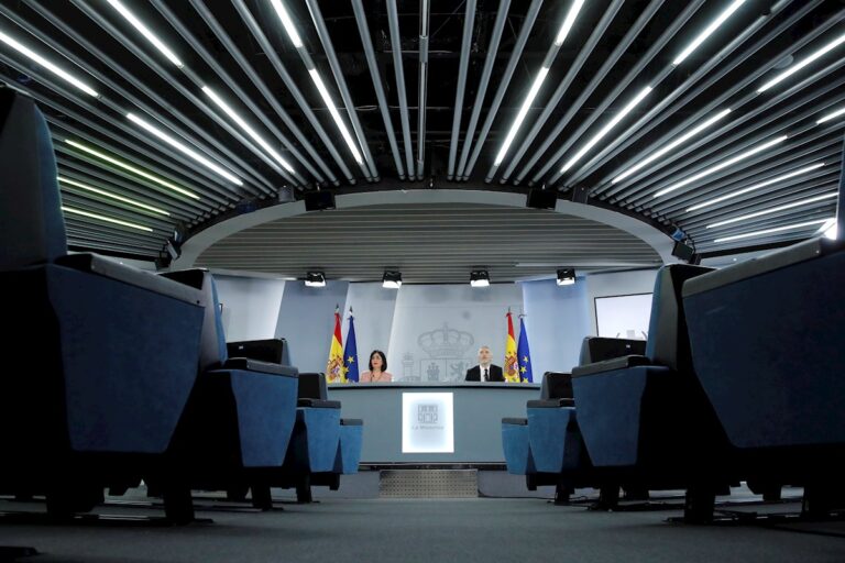 Sanidad y comunidades descartan endurecer medidas en Semana Santa