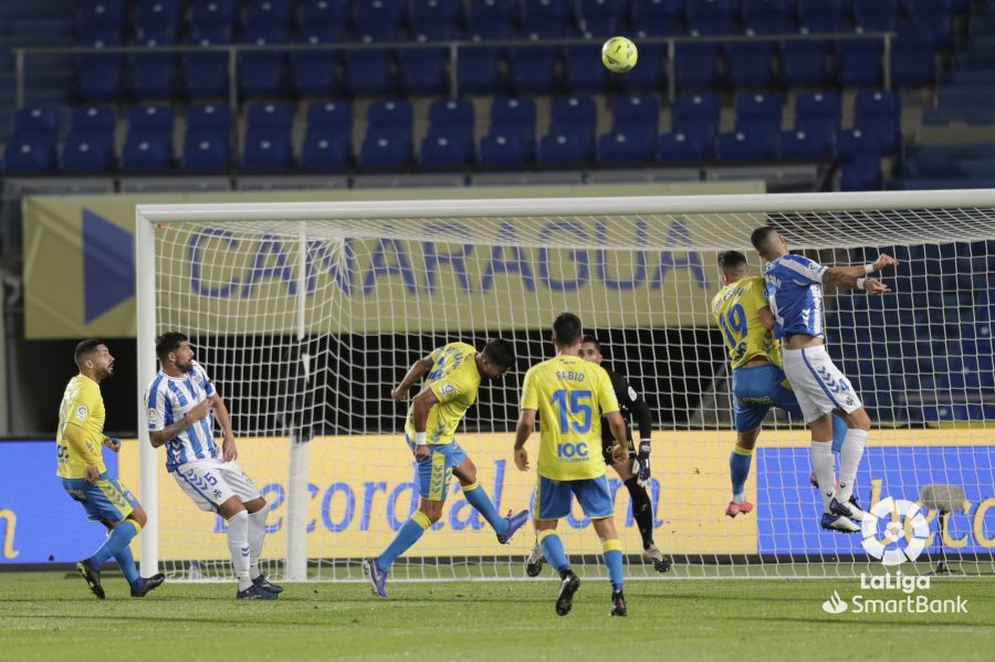 Las Palmas y el Tenerife se quedan, por el momento, sin público