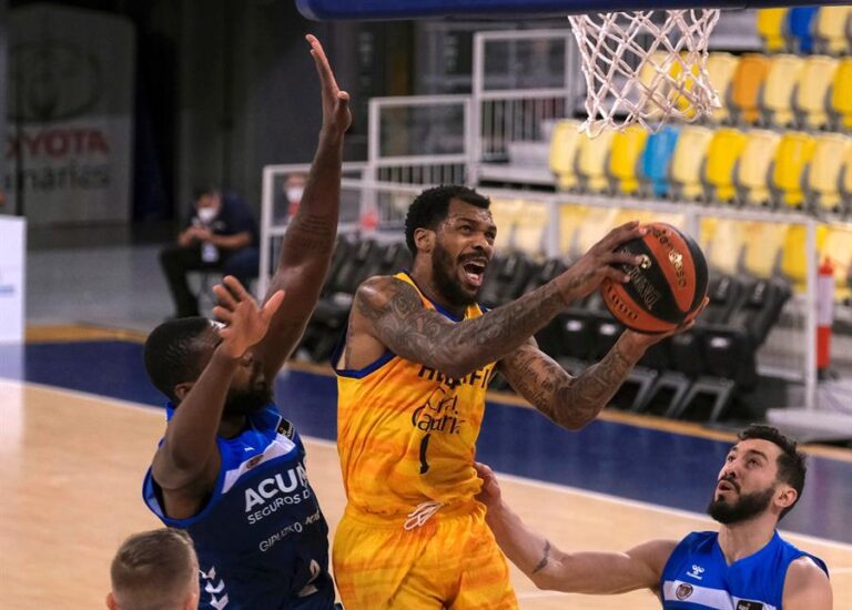 Ventaja para el Herbalife Gran Canaria de cara a las semifinales (74-84)