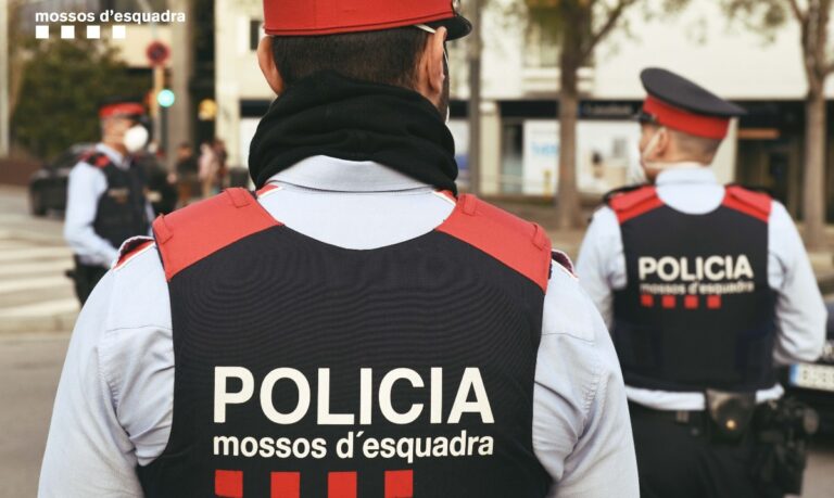 Detenido un párroco de Barcelona con pornografía infantil en su ordenador
