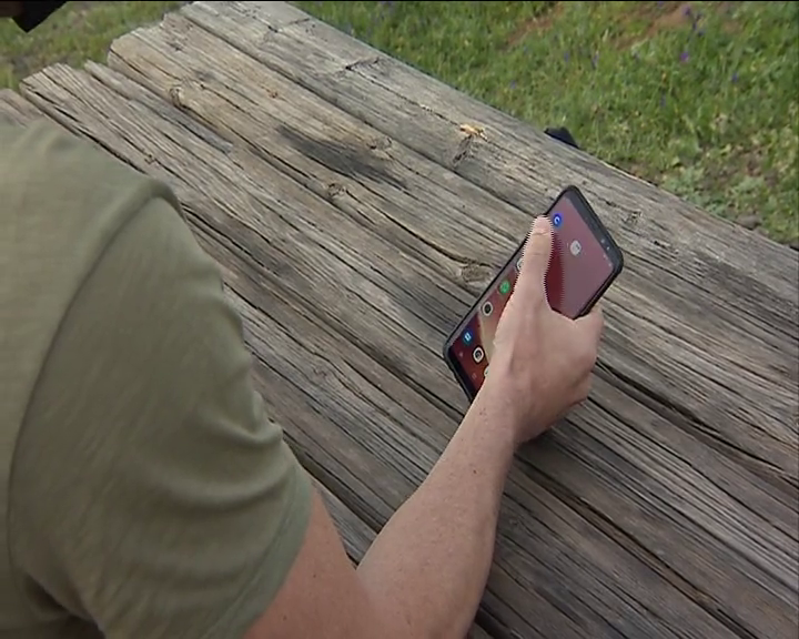 Encuentran un móvil con acceso a distintas cuentas y con sentido del humor se lo devuelven a su propietario