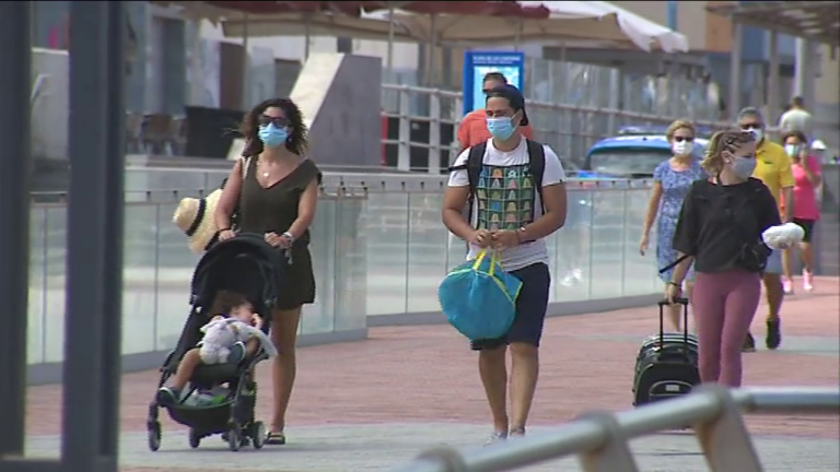 Salud Pública analiza vacunación en vacaciones y la relajación del uso de mascarilla