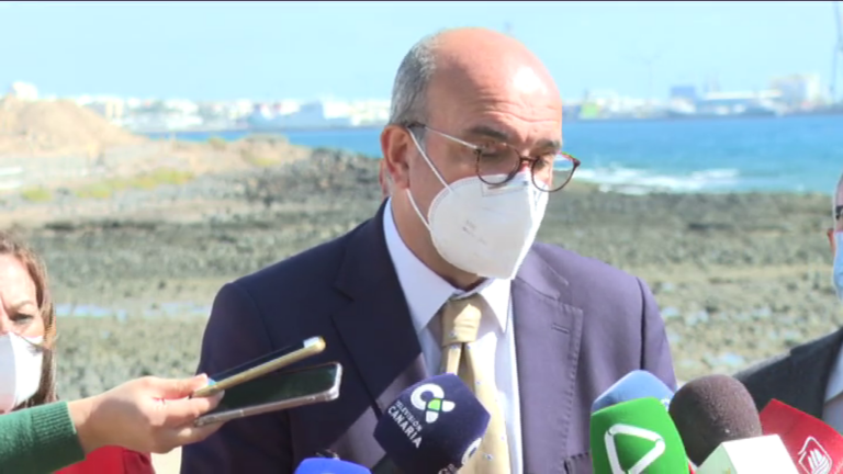 Pestana y la empresa de catering de Las Raíces niegan que se ofrezca comida en mal estado a los migrantes