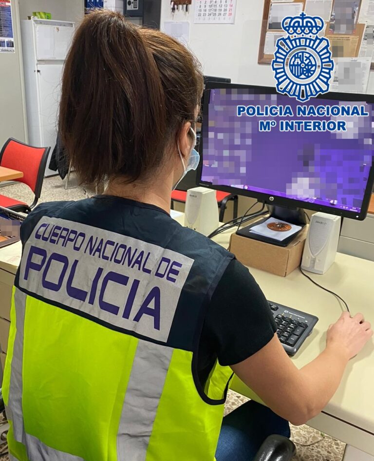 Esclarecen un fraude de 7.000 euros en la contratación de cursos de buceo