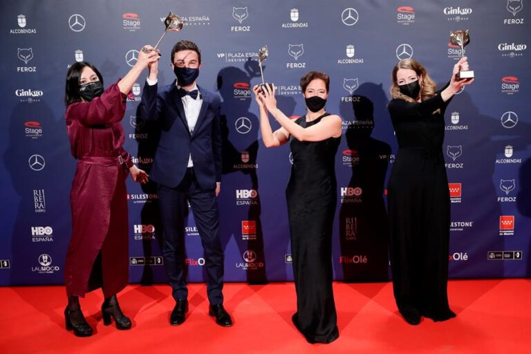 ‘Las niñas’ y ‘Antidisturbios’, mejor película y mejor serie en los Premios Feroz