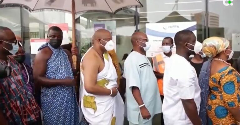 Sudáfrica solicita sin éxito suprimir las patentes de la vacuna para frenar al repunte de casos covid en África