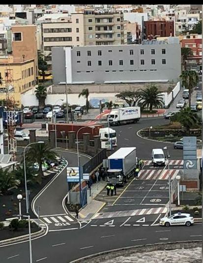 La Guardia Civil localiza un camión con medio centenar de migrantes en el Puerto de La Luz