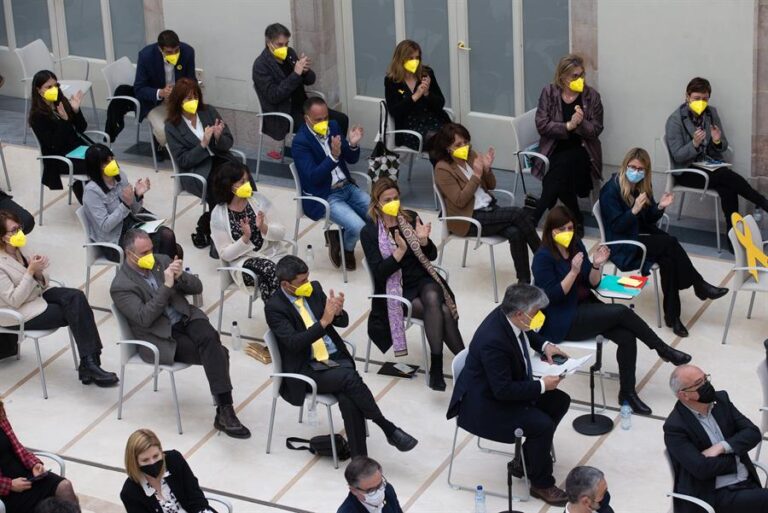 Cataluña: JxCat pide a Aragonès que renuncie a la segunda votación hasta que haya pacto