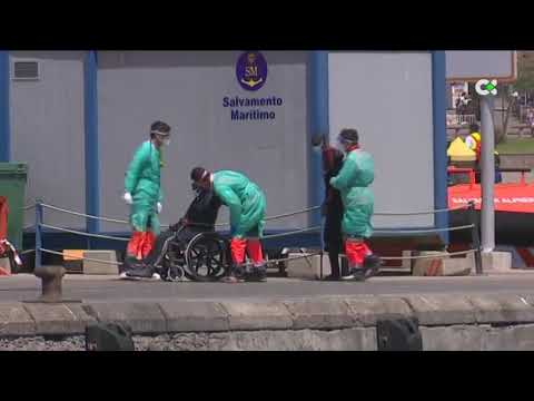 Tres migrantes fallecidos tras volcar la patera en la que viajaban hacia Tenerife