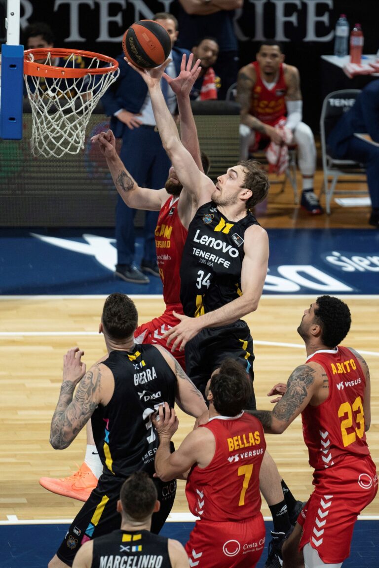 El Lenovo buscará asegurar la cuarta plaza ante el Zaragoza