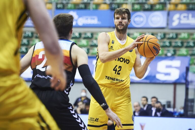 El San Pablo Burgos derrota al Lenovo Tenerife por 101-79