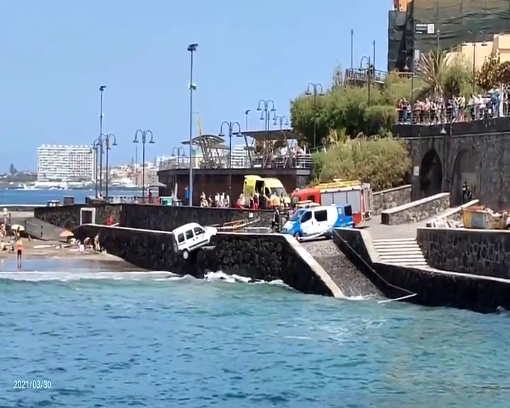 Un vehículo sin conductor arrolla a una menor en Bajamar