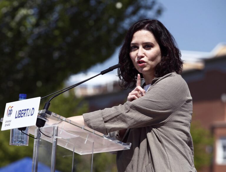 Ayuso confía en que Pedro Sánchez «pague eternamente en las urnas» los indultos