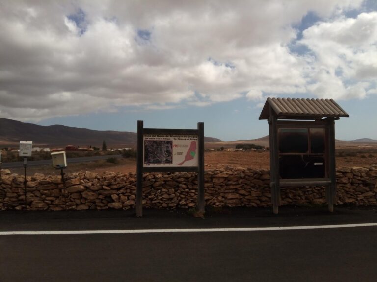 Un niño de 6 años, herido de gravedad tras colisionar dos turismos en Fuerteventura