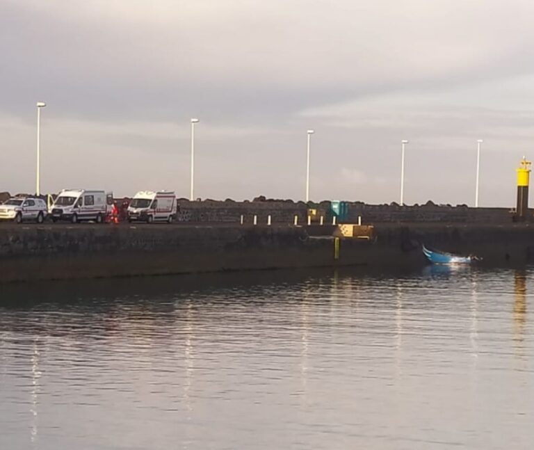 Localizan una patera a 8 millas de Lanzarote y con 25 migrantes a bordo