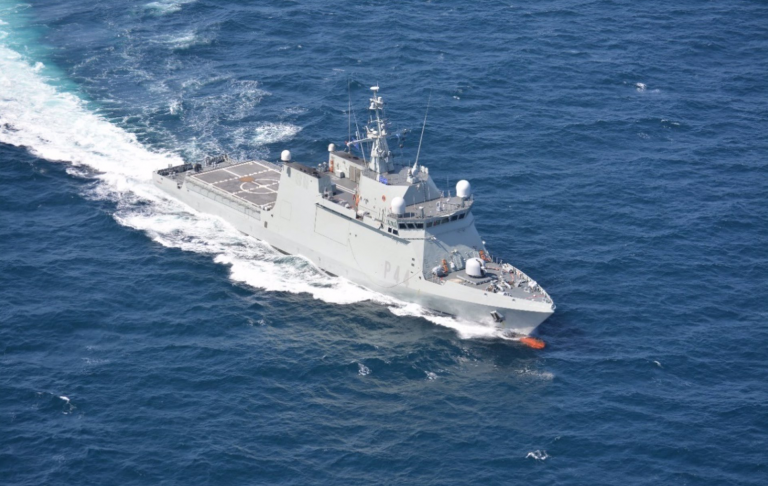 El buque ‘Tornado’ realiza una patrulla de vigilancia marítima en aguas de Canarias