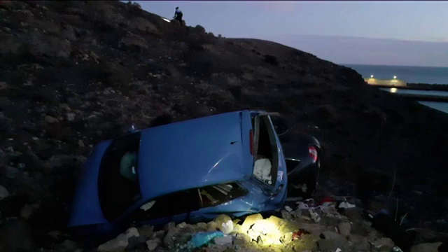 Sufren policontusiones moderadas al precipitarse sus vehículos por una ladera en Fuerteventura