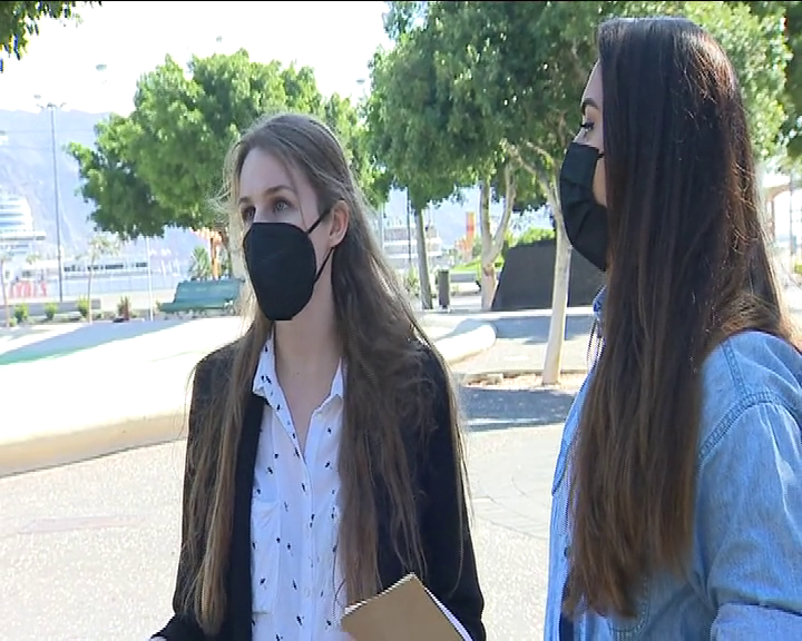 Estudiantes de doctorado de Tenerife se quejan de la reducción en las becas