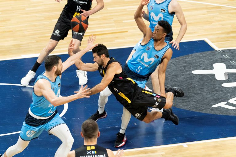 Nueva exhibición del Lenovo Tenerife en Liga Endesa, tras superar por 101 a 77 al Movistar Estudiantes