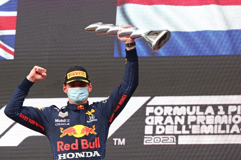 Verstappen gana el GP de la Emilia Romaña
