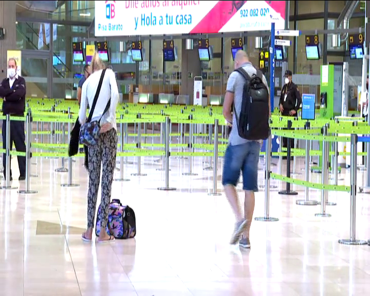 El pasaporte covid entra mañana en vigor con 3,2 millones emitidos en España