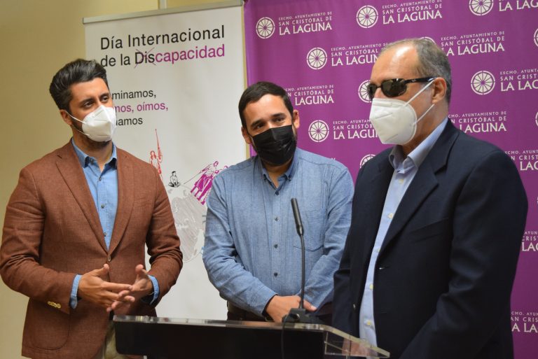 La Laguna estrena servicio municipal de guías-intérpretes para personas sordociegas
