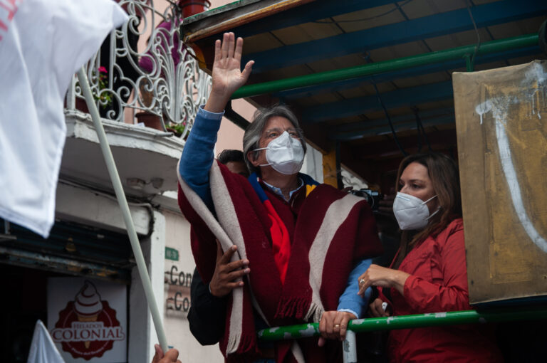Lasso se impone a Arauz en Ecuador y celebra el triunfo electoral
