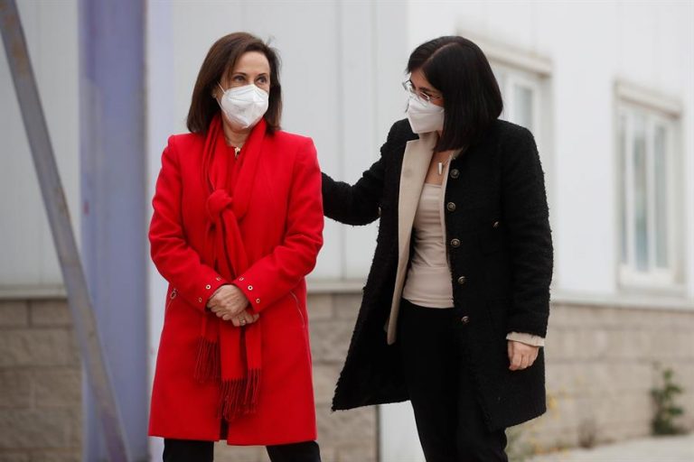 Darias mantiene la cifra de 33 millones de vacunados para agosto