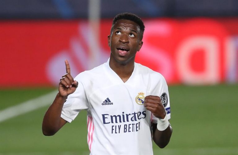 Vinicius acerca al Real Madrid a semifinales (3-1)
