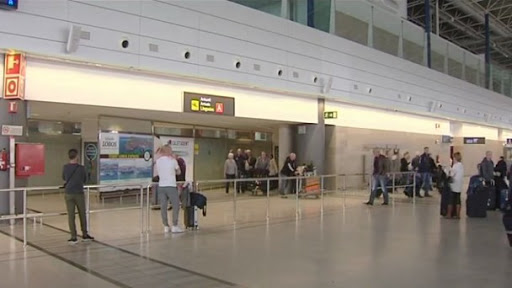 España recibe un 87,5 % menos de pasajeros aéreos internacionales hasta marzo