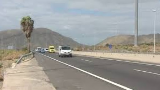 El Cabildo comienza a reasfaltar la autopista del sur de Tenerife