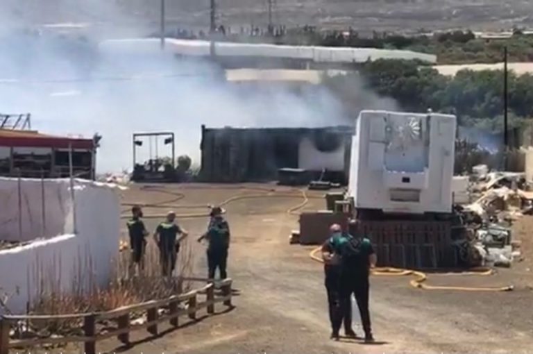 Extinguido el incendio del invernadero de Güímar en Tenerife