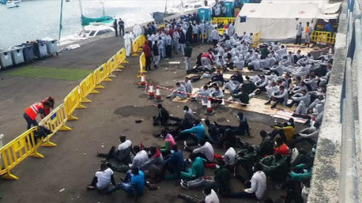 El Gobierno canario considera que el alojamiento de migrantes en hoteles obliga a recuperar los CIE