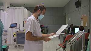 Una bebé se recupera de una parada tras ahogarse en la bañera