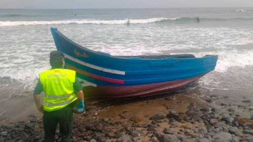 Rescatados en buen estado los ocupantes de dos pateras cerca de Fuerteventura