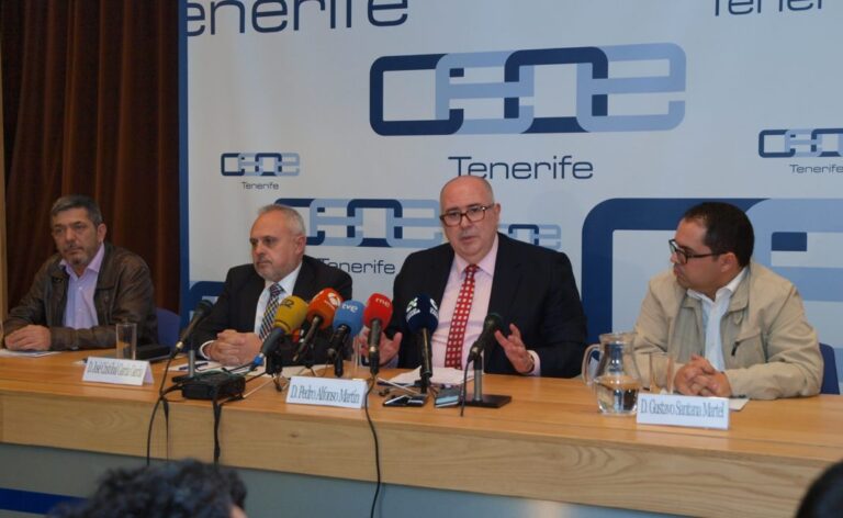 La patronal tinerfeña ve con preocupación el retraso en la entrega de ayudas