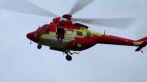 Un helicóptero del GES rescata a un senderista herido tras sufrir una caída